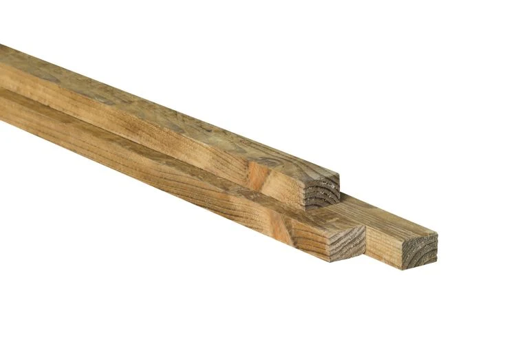 Panlat fijnbezaagd vuren 2,4x4,8x250cm