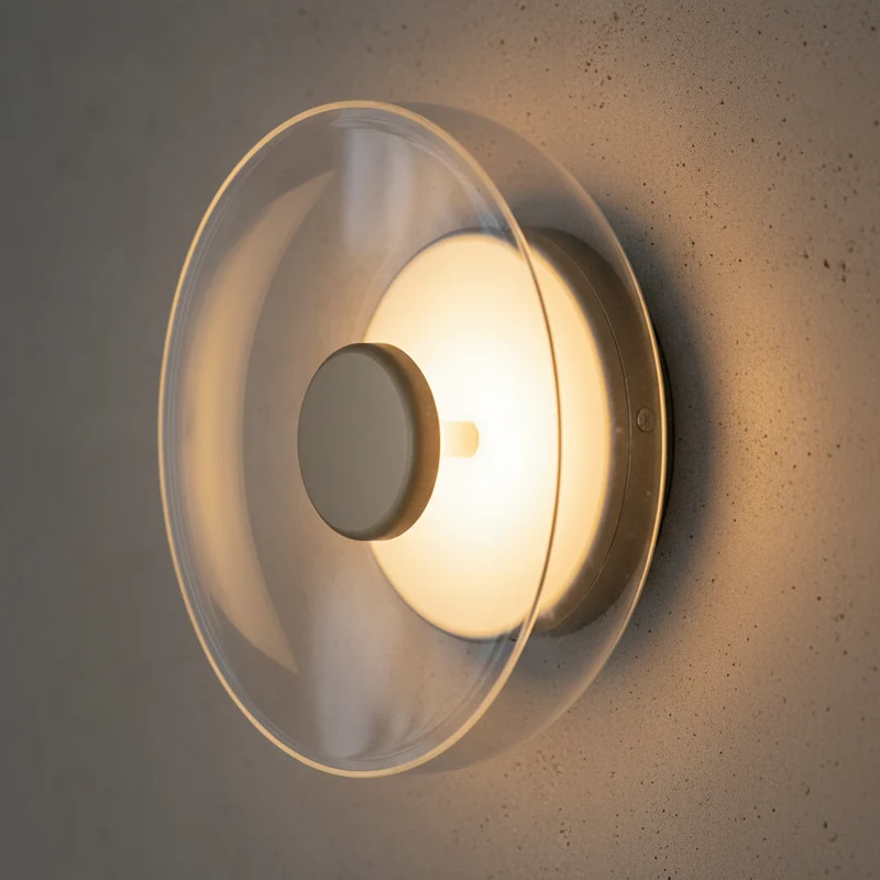 OCS - Mezzy Moderne Glazen Wandlamp - Ronde LED Design Wandverlichting met Messing Details